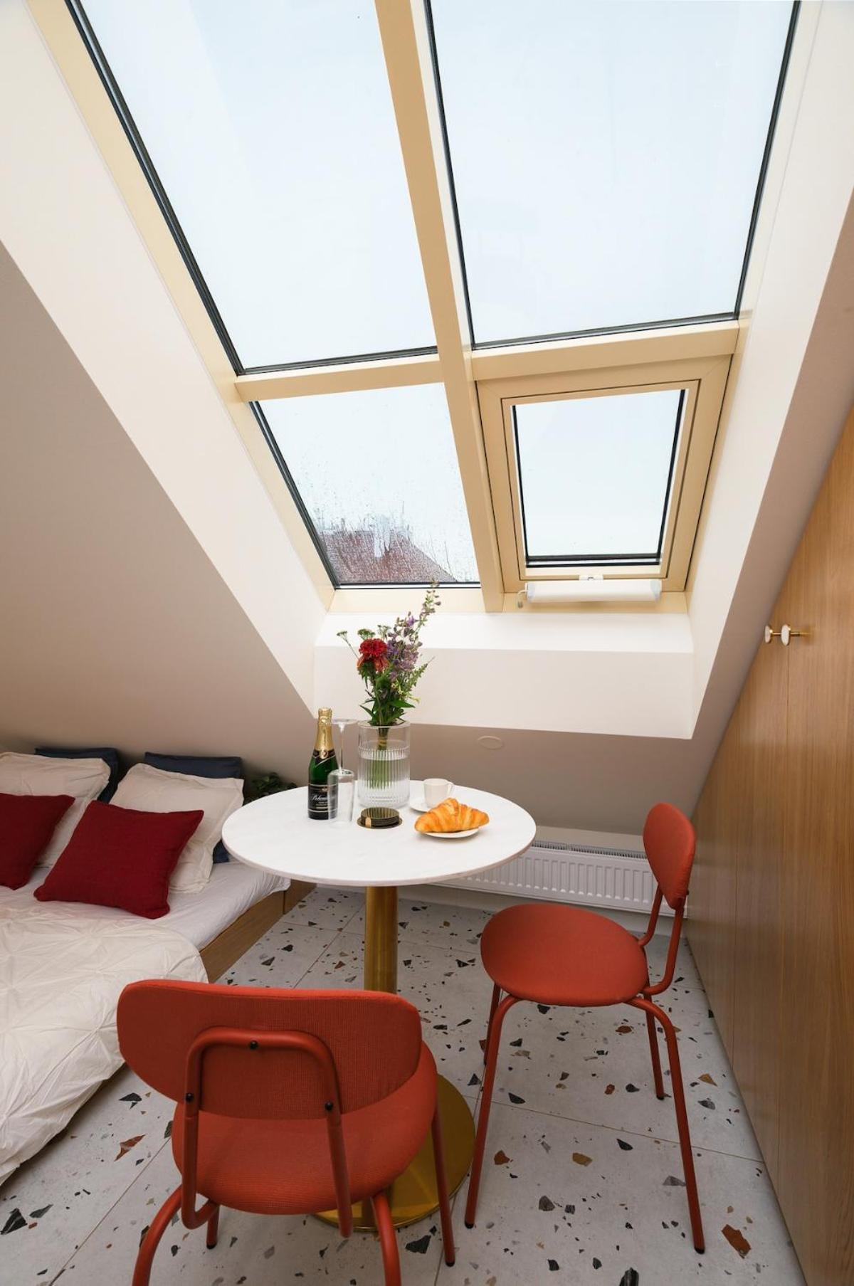 Apartment New! Mini-designer Rooftop Ac & Garden, Castle! Prague