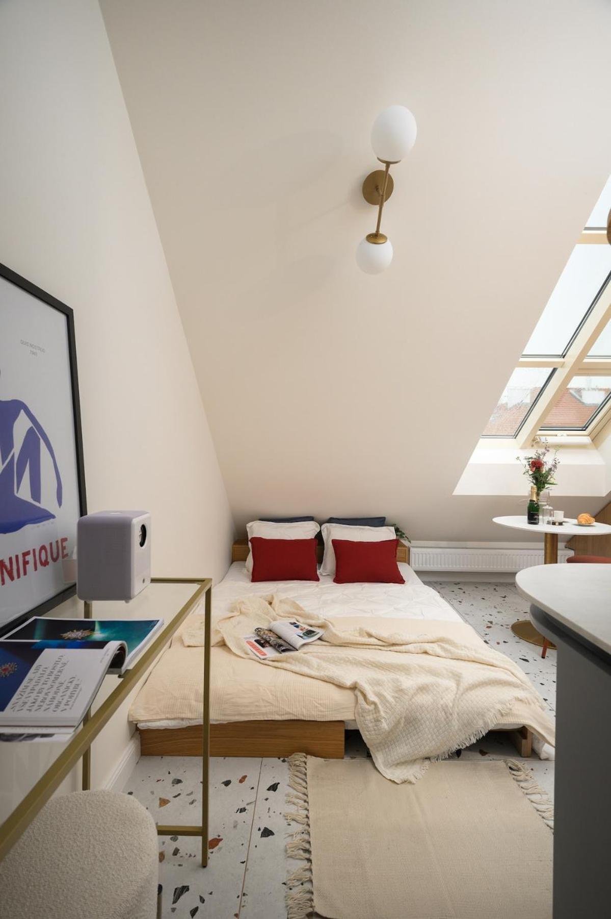 New! Mini-designer Rooftop Ac & Garden, Castle! Prague